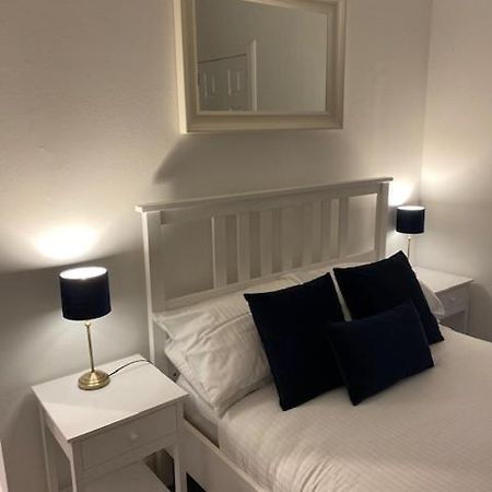 Glenfinnan - Two Bedroom Apartment Dunfermline Eksteriør billede