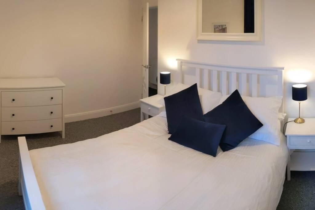 Glenfinnan - Two Bedroom Apartment Dunfermline Eksteriør billede