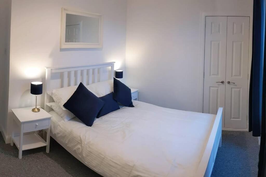 Glenfinnan - Two Bedroom Apartment Dunfermline Eksteriør billede