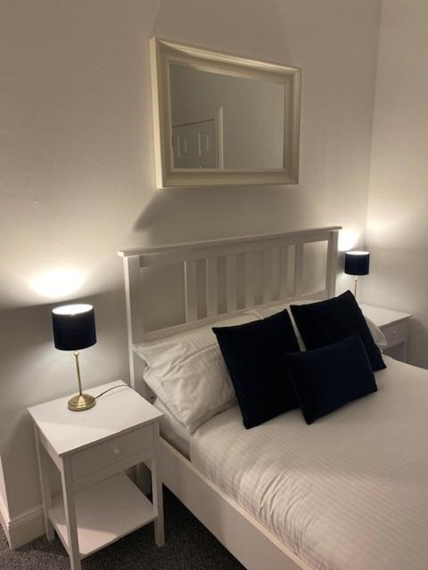 Glenfinnan - Two Bedroom Apartment Dunfermline Eksteriør billede